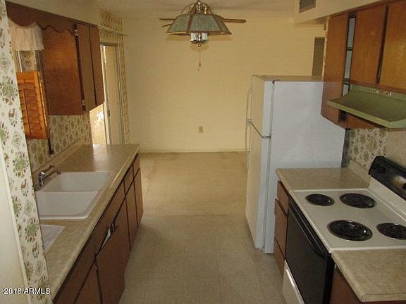 4th image of 10406 W Kelso Dr
