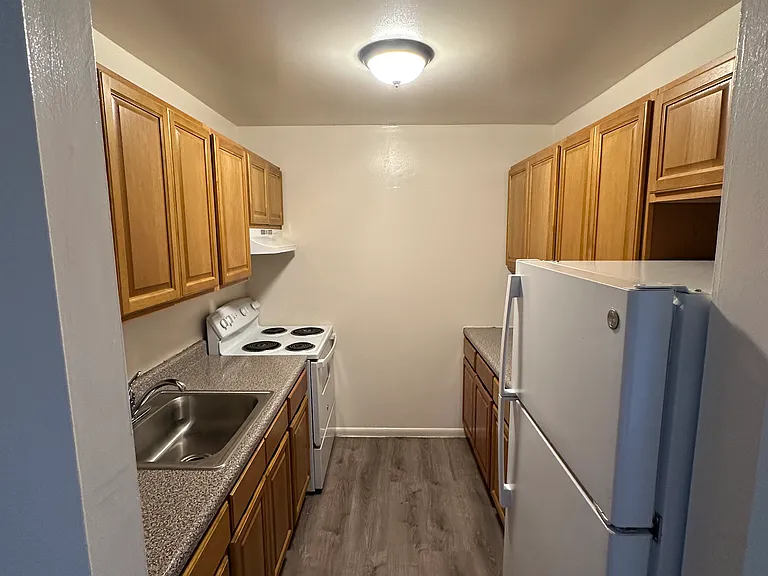 153-157 Clinton Pl #4B — Photo 2