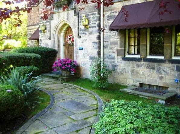 17814 Parkland Dr, Shaker Heights, OH 44122