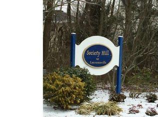 44 Juniper Ct, Lawrence Township, NJ 08648