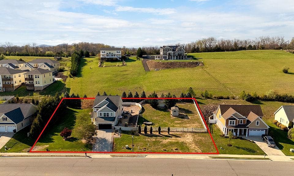 1st image of 259 Windsor Dr