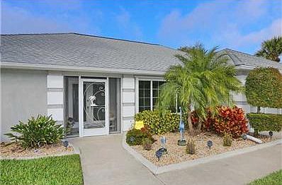 3rd image of 553 Silk Oak Dr