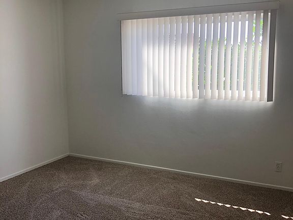 5th image of 138 S Hayworth Ave APT 4
