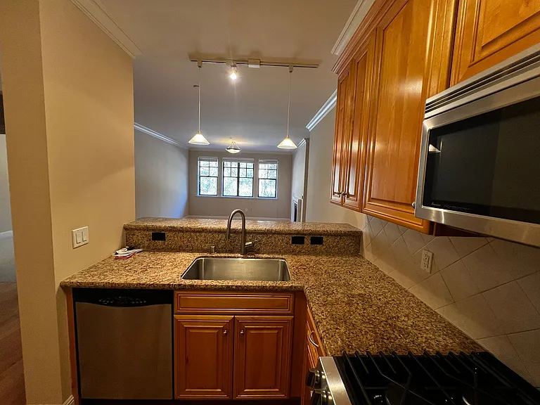 300 Laguna Honda Blvd — Photo 25