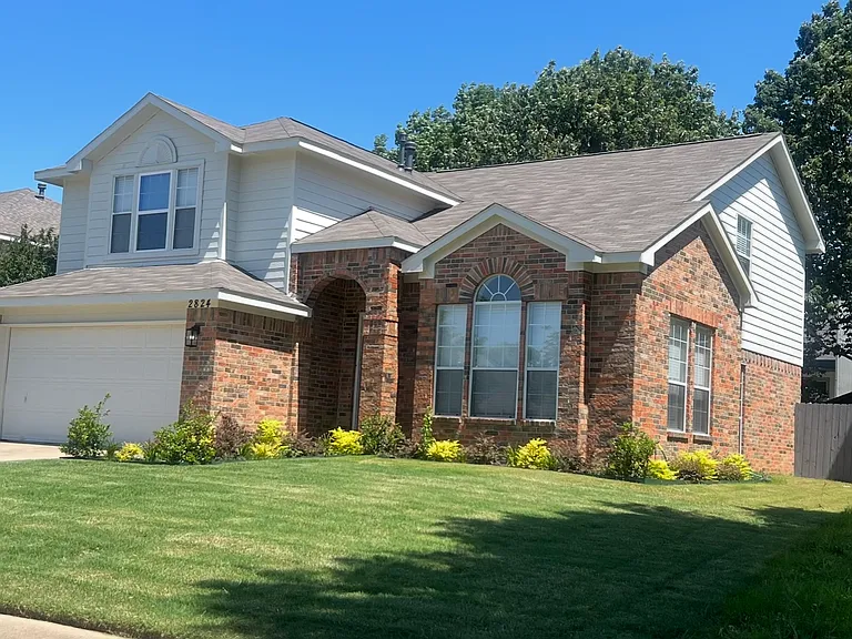 2824 Ironwood Dr — Photo 2