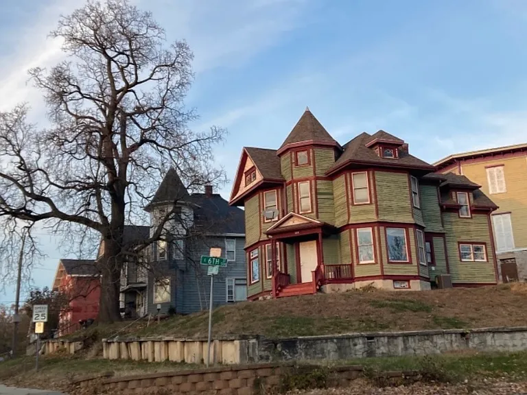 603 Leclaire St — Photo 3