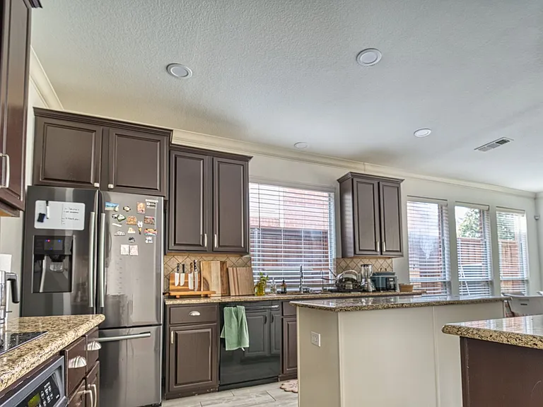 5513 Amber Way — Photo 11