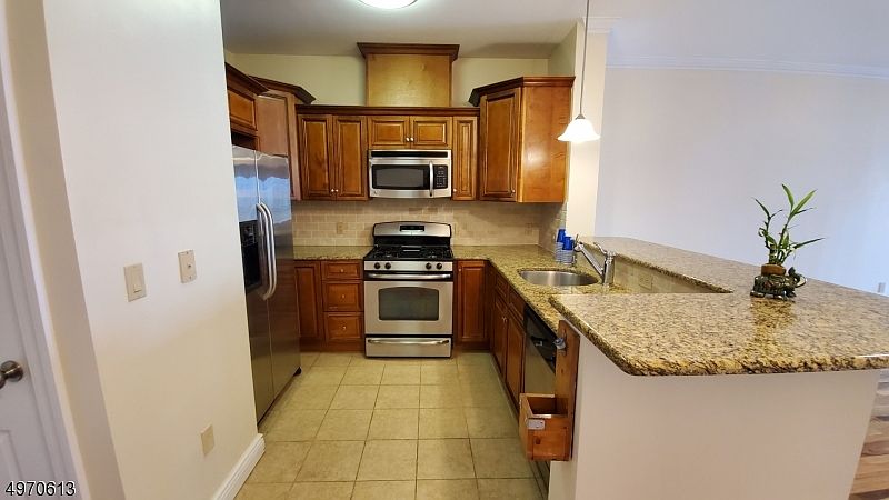 1st image of 33-35 Freeman St #5104