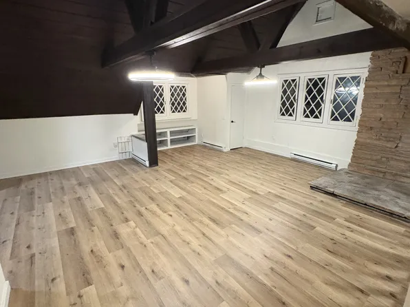 1115 Lake Ave APT 4, Rochester, NY 14613