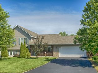 8150 Ravenrock Rd, Rockford, MN 55373