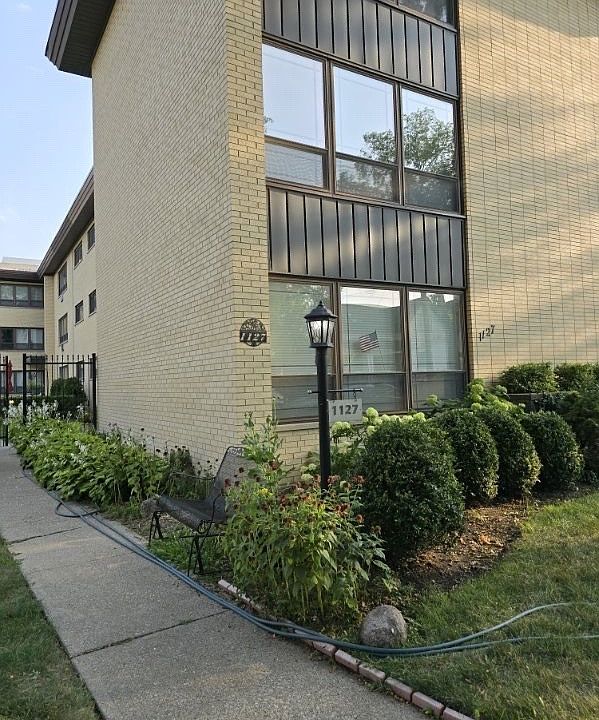 1st image of 1127 Erie St APT 3C