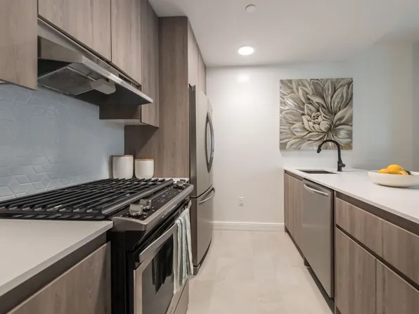 1277 East 14th Street 211B image 2 of 13
