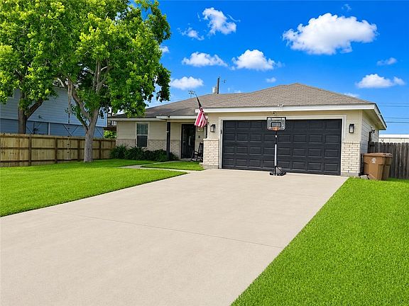 3rd image of 206 Oak Ridge Dr