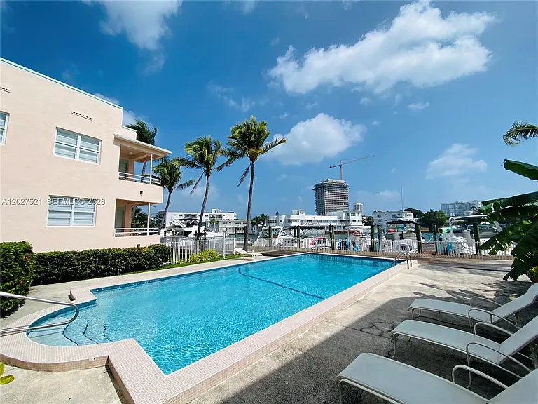6881 Bay Dr #11 — Photo 17