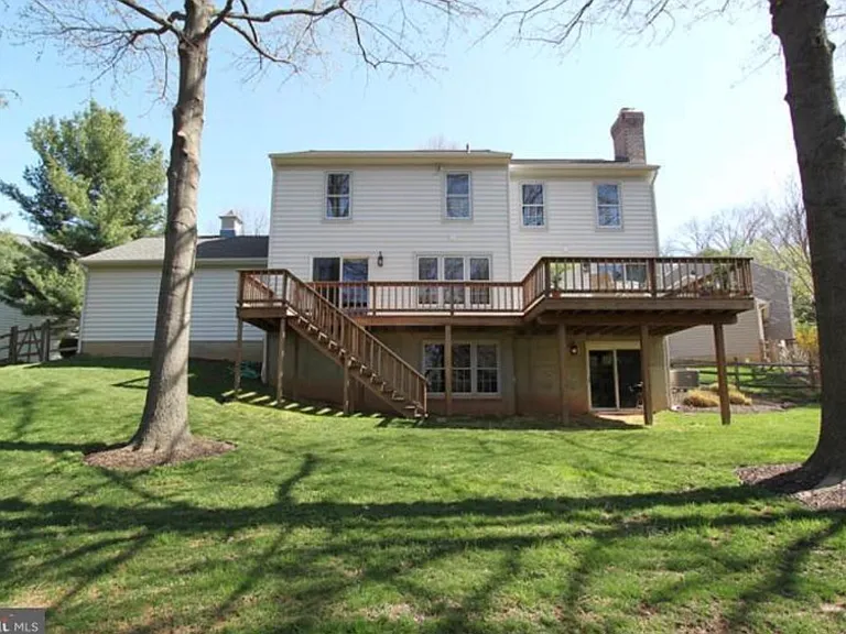 20400 Rainbowview Ter — Photo 11