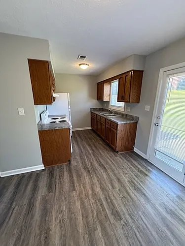220 Tulip Dr Photo 1