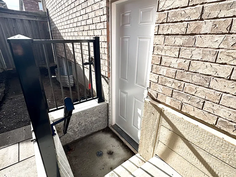 4 Campview St — Photo 5