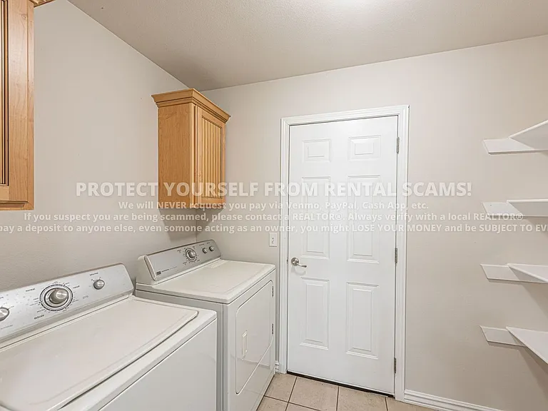 1674 N Hazeltine Dr — Photo 13