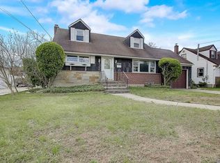 3846 Clark St, Seaford, NY 11783