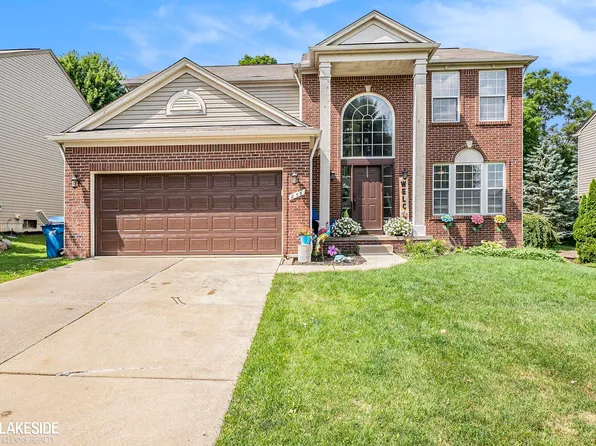 838 Canyon Creek Dr, Holly, MI 48442