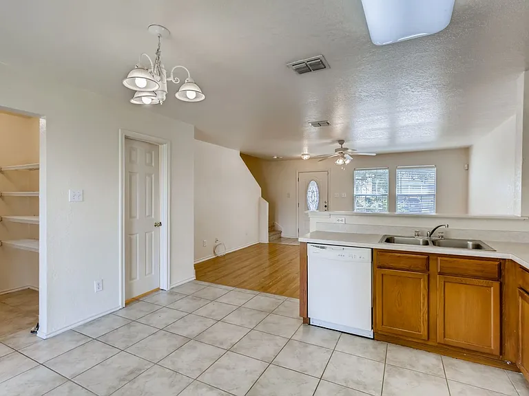 4807 Heather Pass — Photo 5