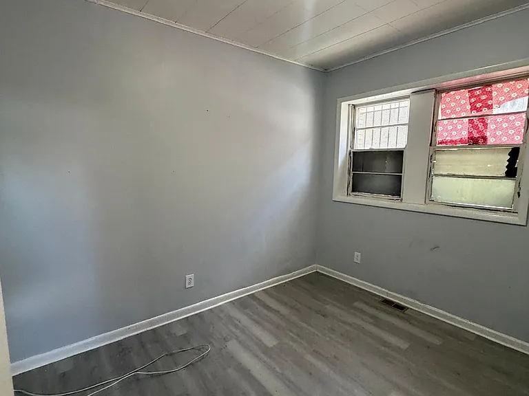401 Marshall St #1R — Photo 3