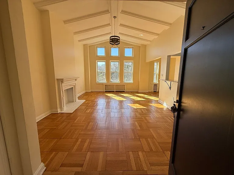 The Royal York Apartments — Photo 21
