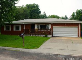 1001 Park St, South Roxana, IL 62087