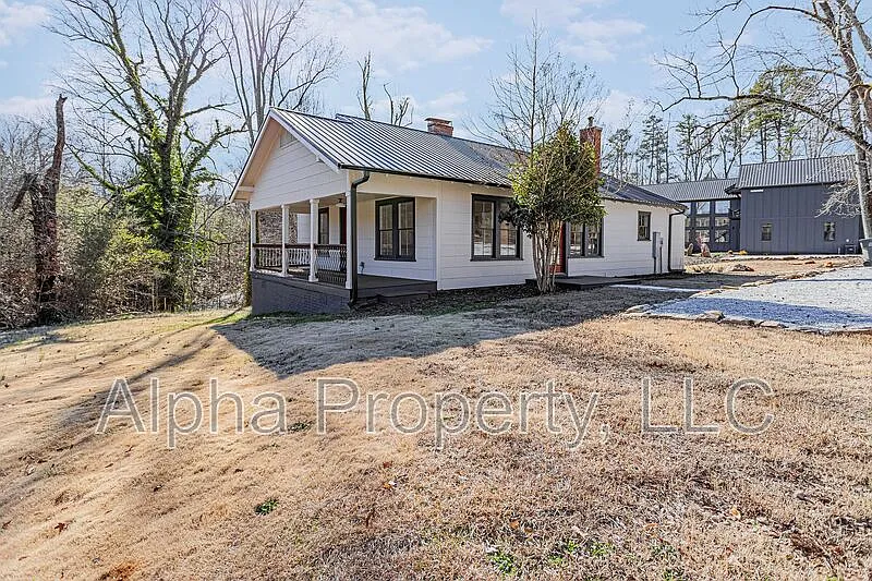 2 bed, 2.0 bath, 1326 sqft, $1,900 — Photo 2