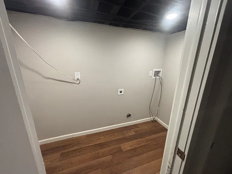 2403 NE 72nd St — Photo 17