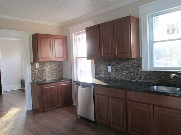 2nd image of 39 Claremont Ave #2