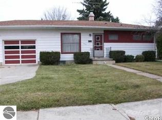 1006 Iowa St, Alma, MI 48801