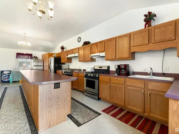 300 Sycamore St, Lagrange, IN 46761