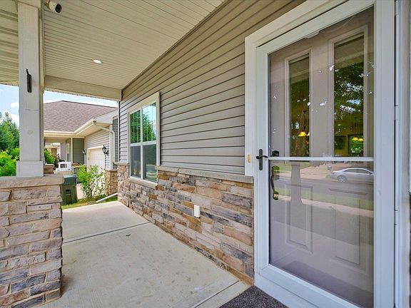 3rd image of 360 S Goldenrod Dr