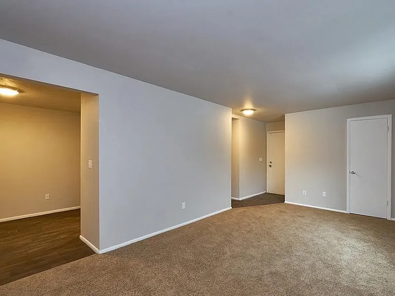 The Azlee Apartments — Photo 4