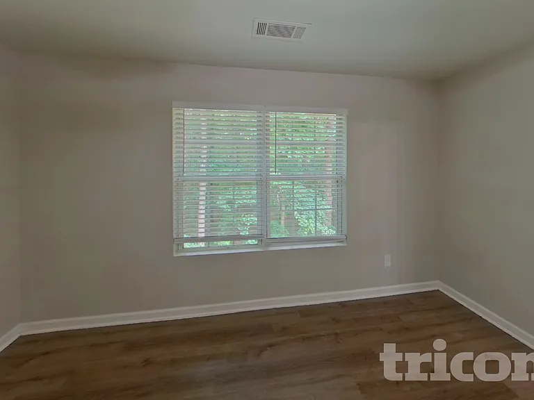 210 Signet Ct — Photo 7