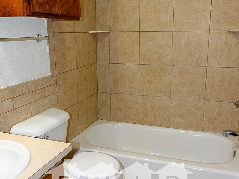 2513 E Cedar Ave — Photo 9