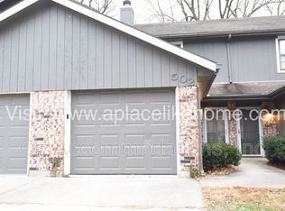 502 NE Churchill St, Lees Summit, MO 64086