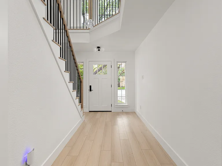 8708 Cretys Cv — Photo 46