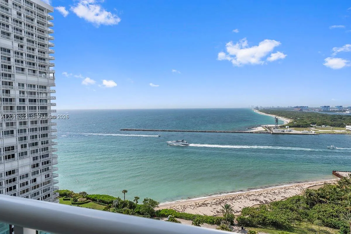 Point Of Americas Condo — Photo 2