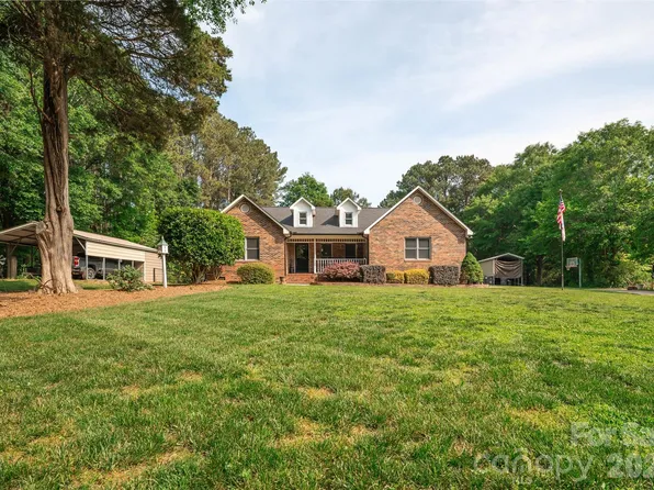 1240 Petes Rd, Lincolnton, NC 28092