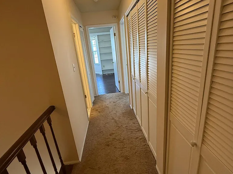 207 Darwin Ln — Photo 11