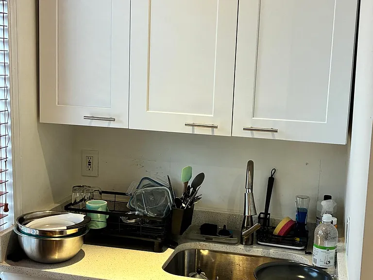 partial view of kitchen