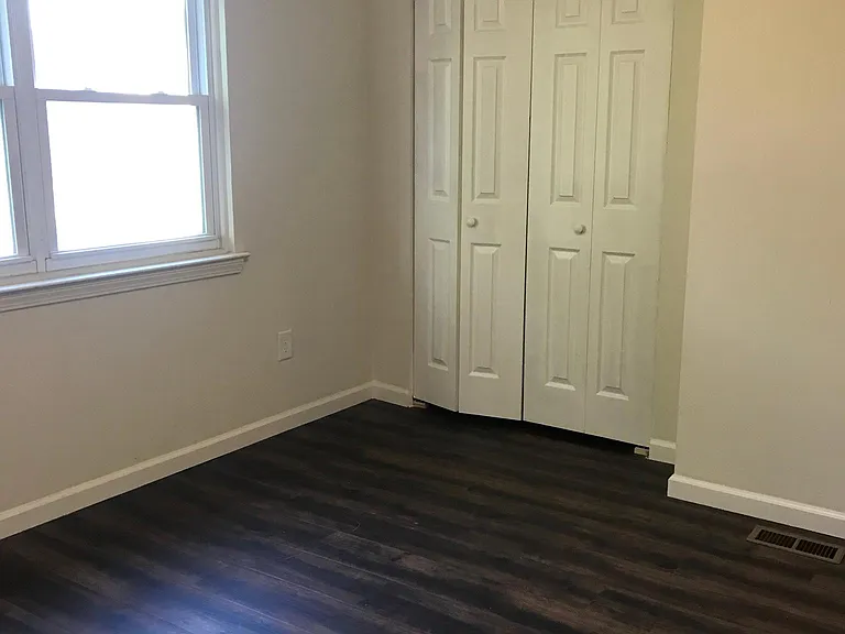 105 Village Ln — Photo 8