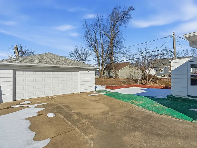 3821 Oakland Rd NE — Photo 20