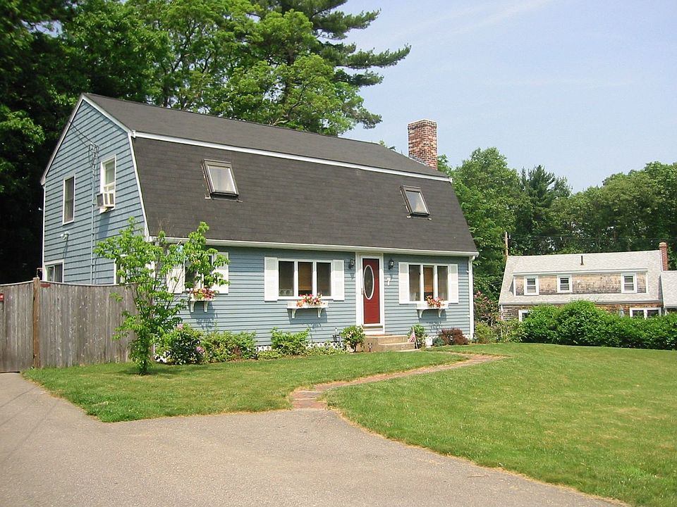 1st image of 7 Hilltop Dr