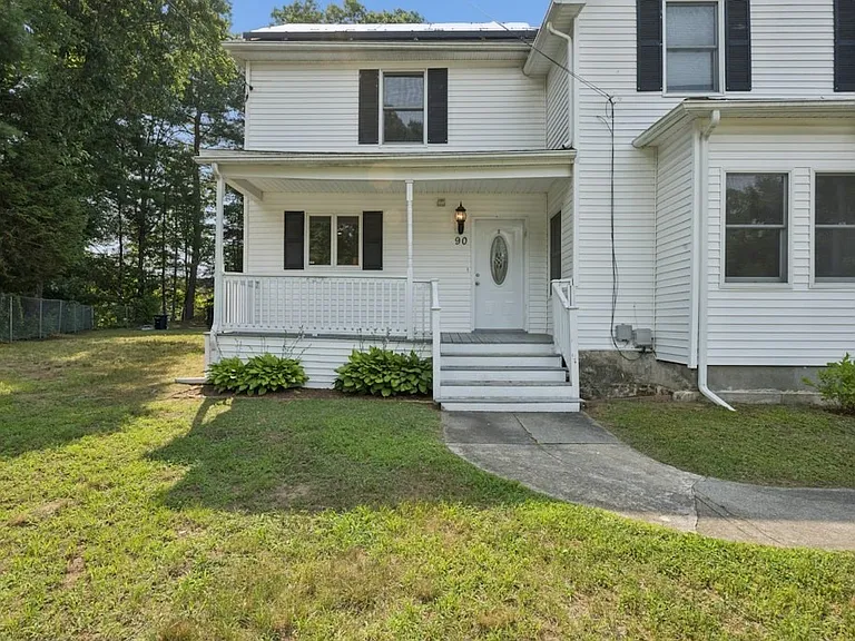90 E Main St #2 — Photo 2