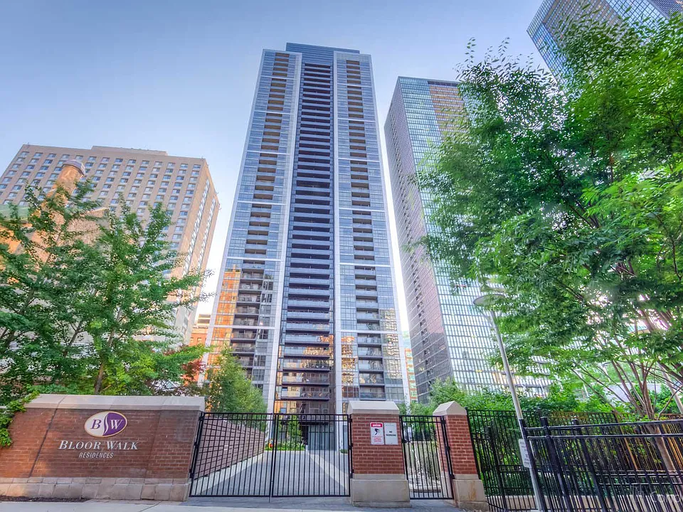 28 Ted Rogers Way #3906