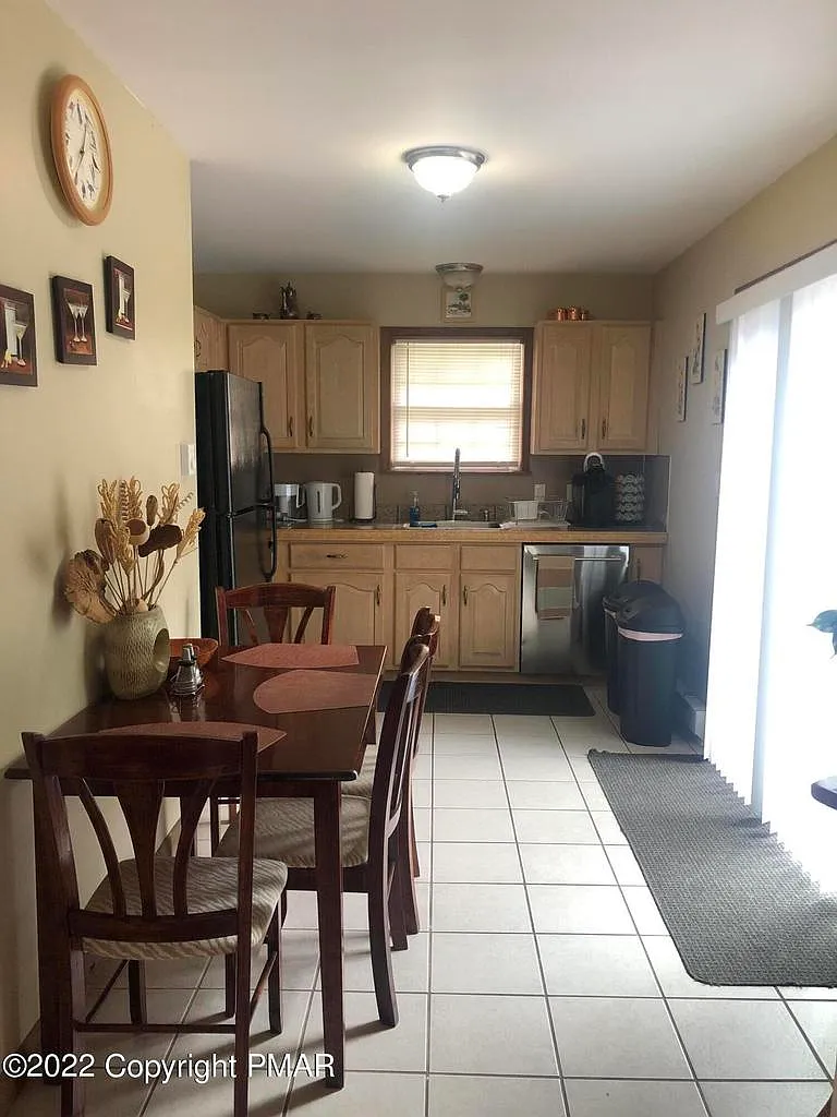 4 bed, 1971 sqft, $2,000 — Photo 4