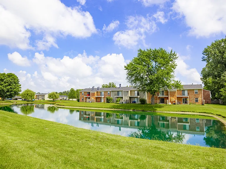 Exterior Apartment Building at Williamsburg on Lake Mishawaka